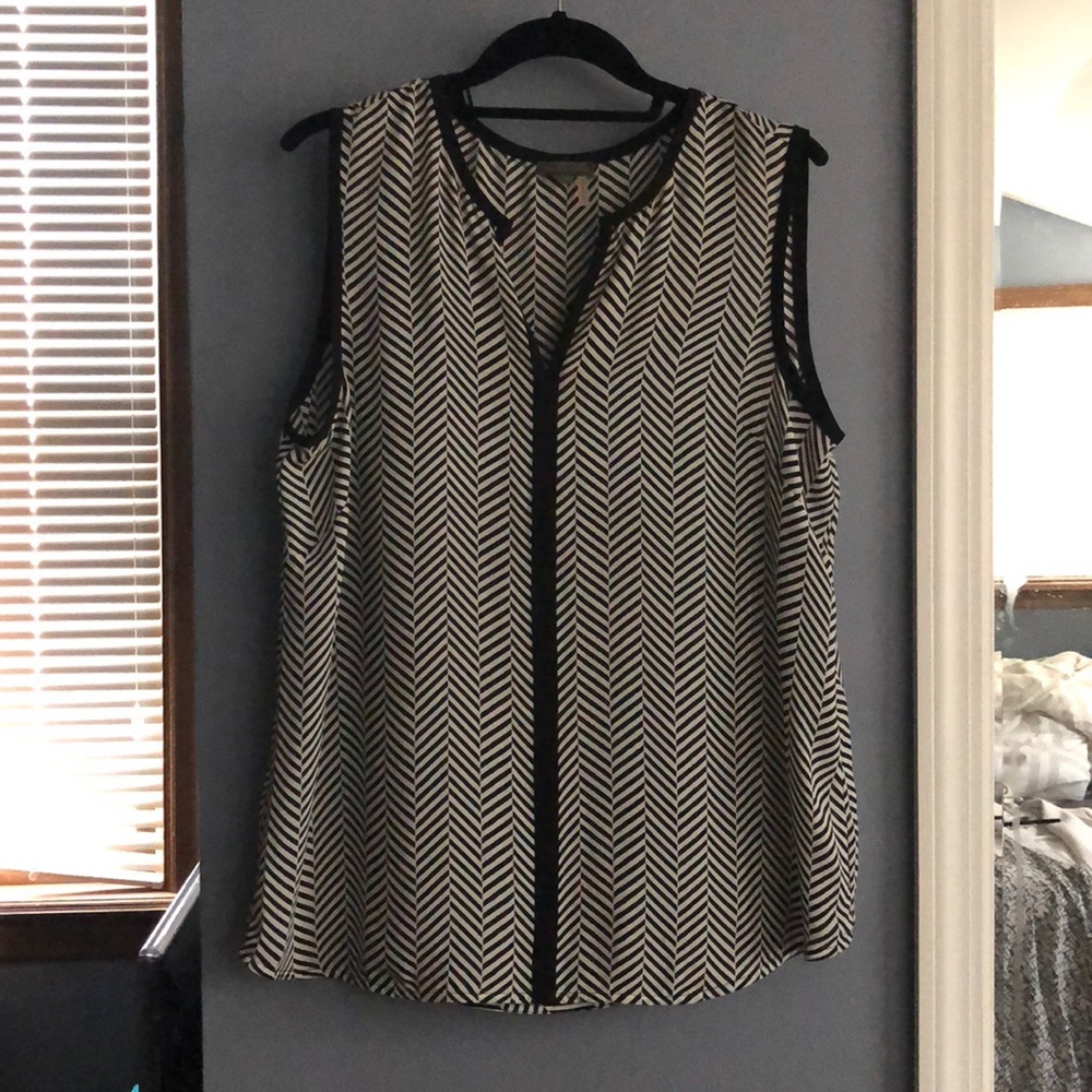 Vince Camuto Chevron printed blouse